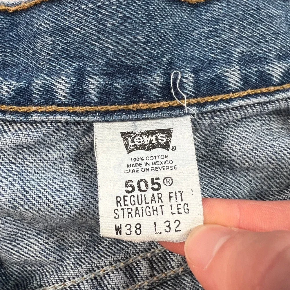 Vintage Levis 505 Jeans Men's 36x31 Medium Wash Denim Regular Fit Straight Leg